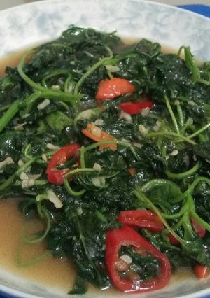 Foto resep Tumis Bayam Bawang Putih
