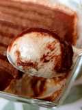 Postre de yogurt sabor tiramisú