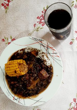 Una foto de Porotos-Poroteada-Feijão-Feijoada