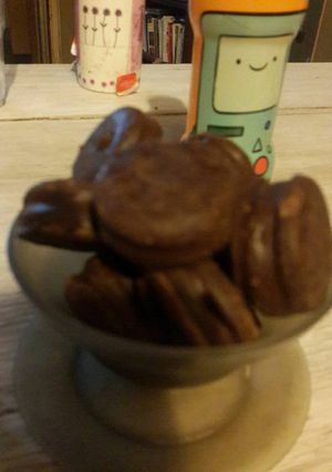Una foto de Alfajorcitos de chocolate caseros súper fácil