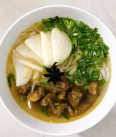 phở bò sốt vang