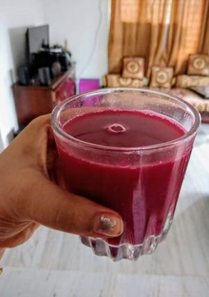 A picture of Mixed vegetable grape juice.