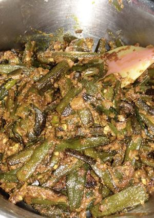 कुरकुरी भिन्डी (Kurkure bhindi recipe in Hindi) रेसिपी मुख्य फोटो