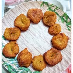 A picture of Cholar Daler Bora/ bengal gram fritters.
