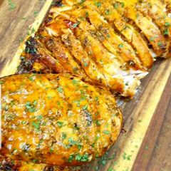 A picture of Lemon yogurt chicken breast in airfryer.