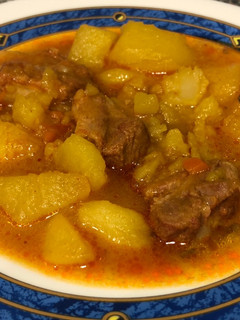 Una foto de Costillas adobadas con patatas