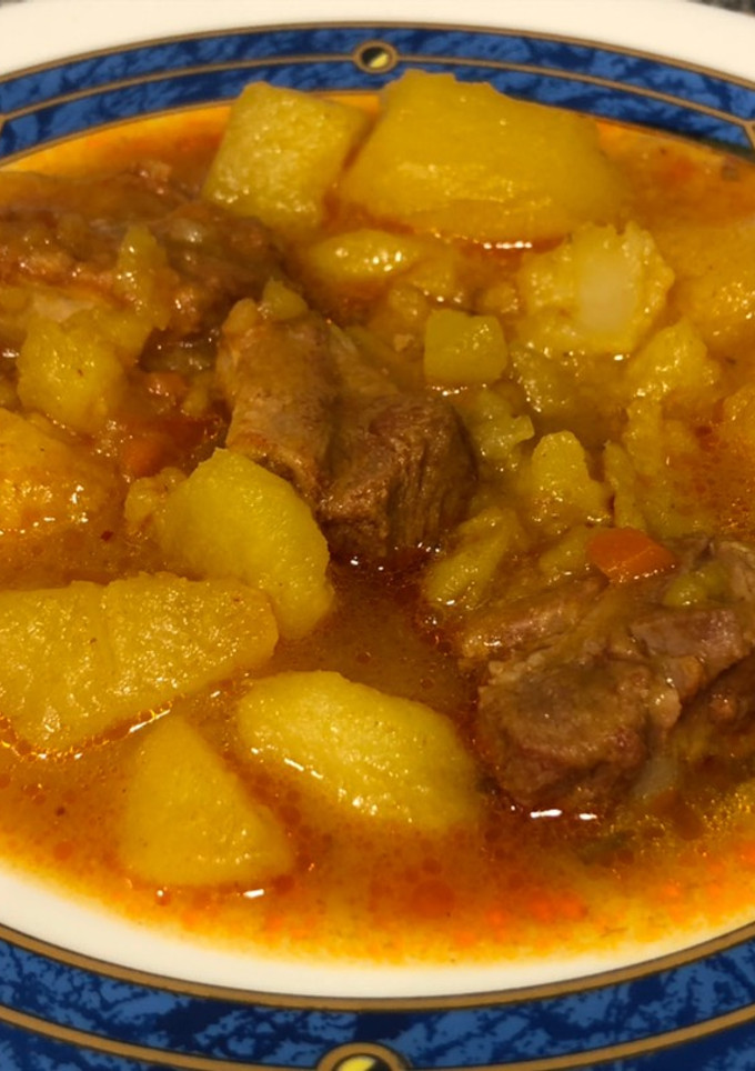 Una foto de Costillas adobadas con patatas