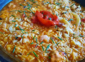 Una foto de Cazuela de mariscos. #delantaldorado