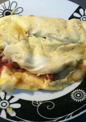 Foto principal de 660. Tortilla de jamón y aguacate