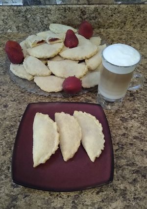 Una foto de Deliciosas empanadas masa de 3 ingredientes, rellena con lo que más te guste