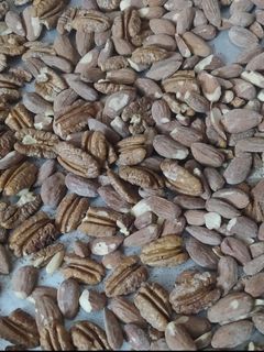 صورة لوصفة تحميص اللوز والجوز بطريقه سهلة 😘😘