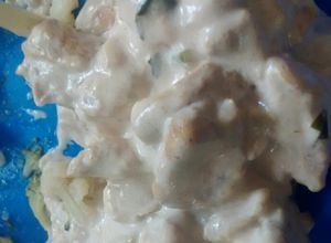 Una foto de Pollo en crema de queso parmesano