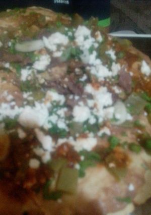Una foto de Tlayuda de cecina