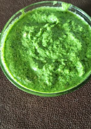 લીલા મરચા ની ચટણી(Green chilli chatney recipe in Gujarati) રેસીપી મુખ્ય ફોટો