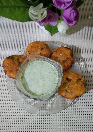 A picture of Corn potato snacks with garlic curd dip.