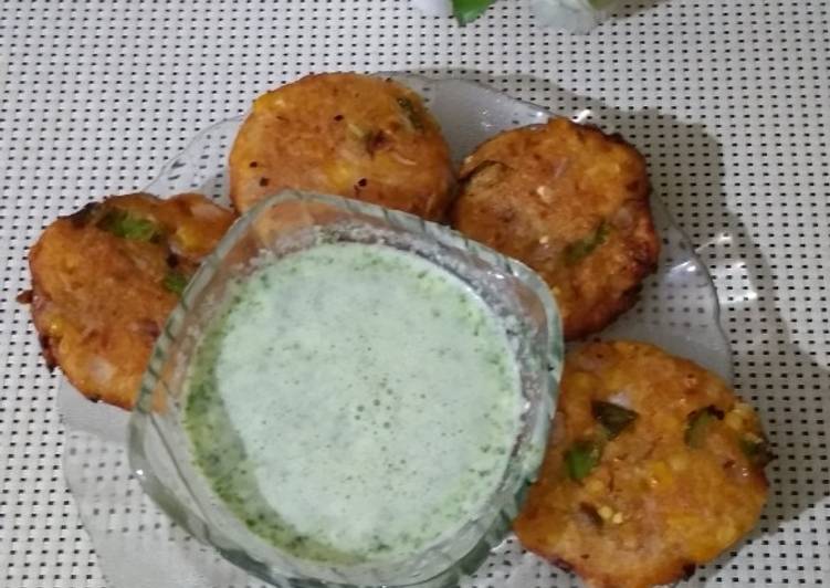 Corn potato snacks with garlic curd dip