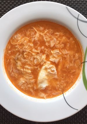 Egyszerű tojásleves recept fotója