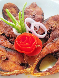 ইলিশ মাছ ভাজা 🙂 রেসিপির প্রধান ছবি