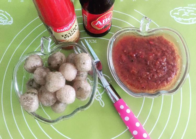 Cilok sambel kacang ubi merah