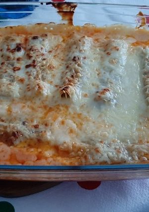 Una foto de Canelones de Carne