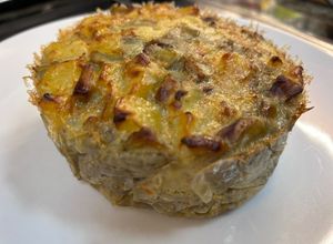 Una foto de Tortilla de patata, berenjena y cebolla en Lékué + Airfryer Cosori