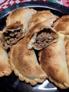 Una foto de Empanadas de Carne al Horno 😄😋👌