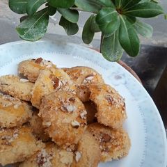 A picture of خستہ بادام خطأی.