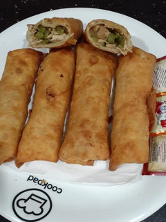 A picture of Chicken spring roll with homemade sheets.