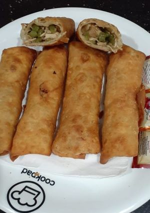 A picture of Chicken spring roll with homemade sheets.