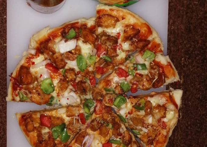 Recipe of Mario Batali Spicy chicken tik'ka pizza