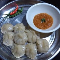 A picture of Momos.