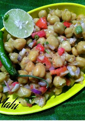 A picture of Chana chat.