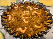 Una foto de salsa marinera carne