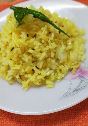 વઘારેલો ભાત (Vagharelo Bhat Recipe In Gujarati) રેસીપી મુખ્ય ફોટો