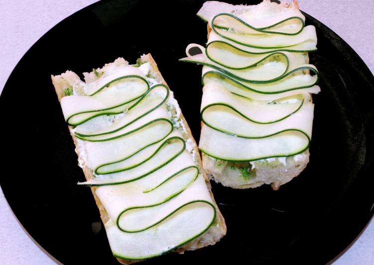 Bruschettas courgette et ricotta