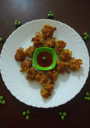 मटर कैबेज पकौड़ा (Matar cabbage pakoda recipe in Hindi) रेसिपी मुख्य फोटो