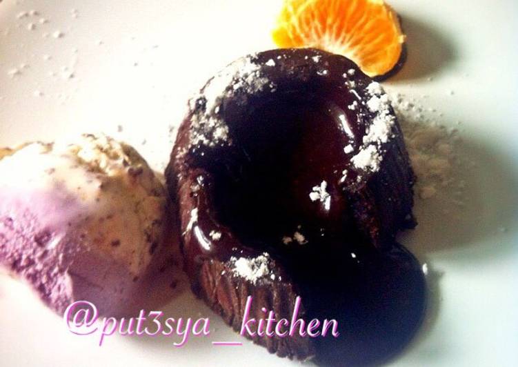 Choco lava cake (molten lava cake)