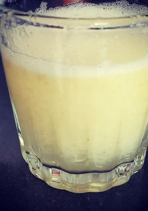 Una foto de Agua de guayaba con limón