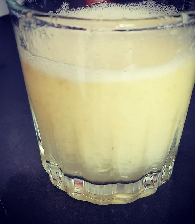 Una foto de Agua de guayaba con limón
