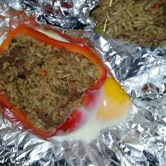 Una foto de Morrones bicolor rellenos