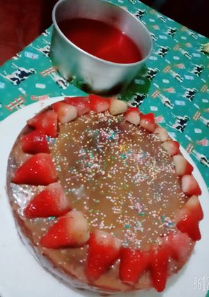 Una foto de Torta de vainilla cubierta de arequipe