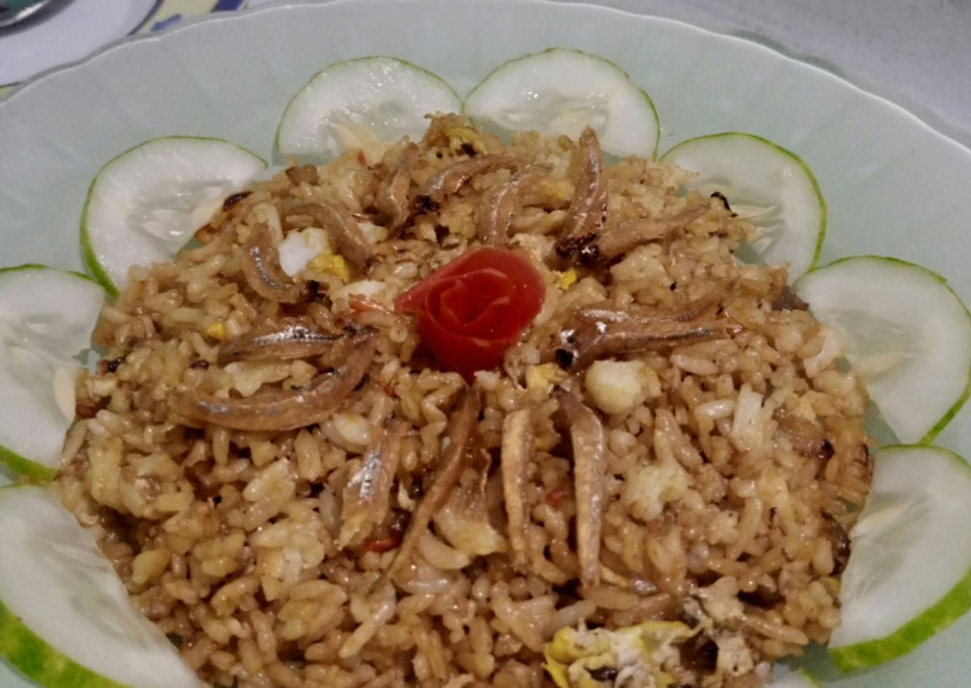 Nasi goreng daun jeruk enak dan mudah