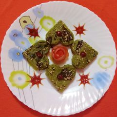 A picture of Sprouted Moong and Spinach Dhokla.