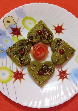 A picture of Sprouted Moong and Spinach Dhokla.