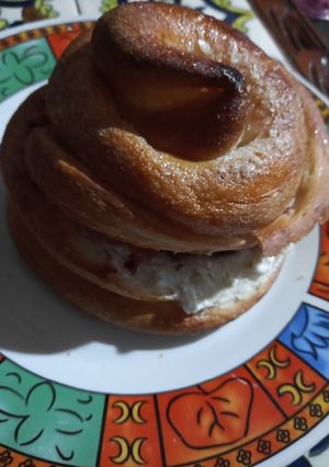 Una foto de Pan al horno con requesón