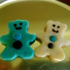 A picture of Burfi bears shape for kids.