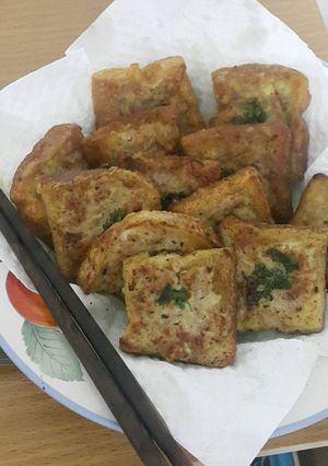 รูปของ ขนมปังหน้าหมูชุปไข่ทอด