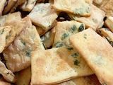 Biscuiți cu ceapă verde