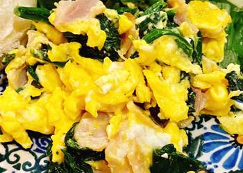 Fast Cooking Methods Scrambled eggs with bacon and spinach Delicious Perfect