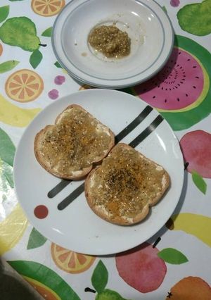 A picture of Fenugreek with Spices and Butter.